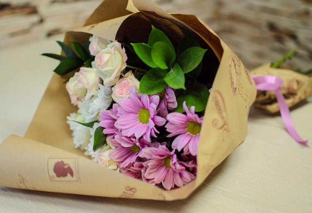 Букет цветов из: Розы и Хризантемы в Советской Гавани