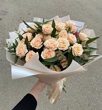 Букет Кремовые розы Латте в Советской Гавани