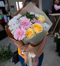 Букет цветов из:  Герберы, Розы и Хризантемы в Советской Гавани