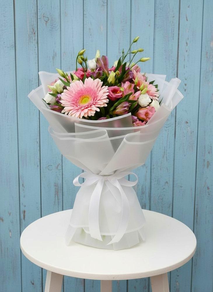 Букет цветов из: Герберы, Альстромерии и Лизиантусы в Советской Гавани